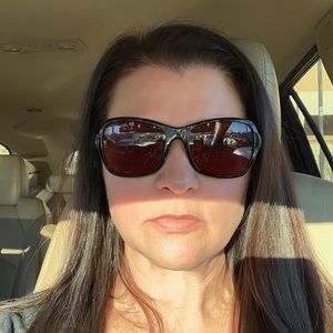 Meet your Posher, Kelli